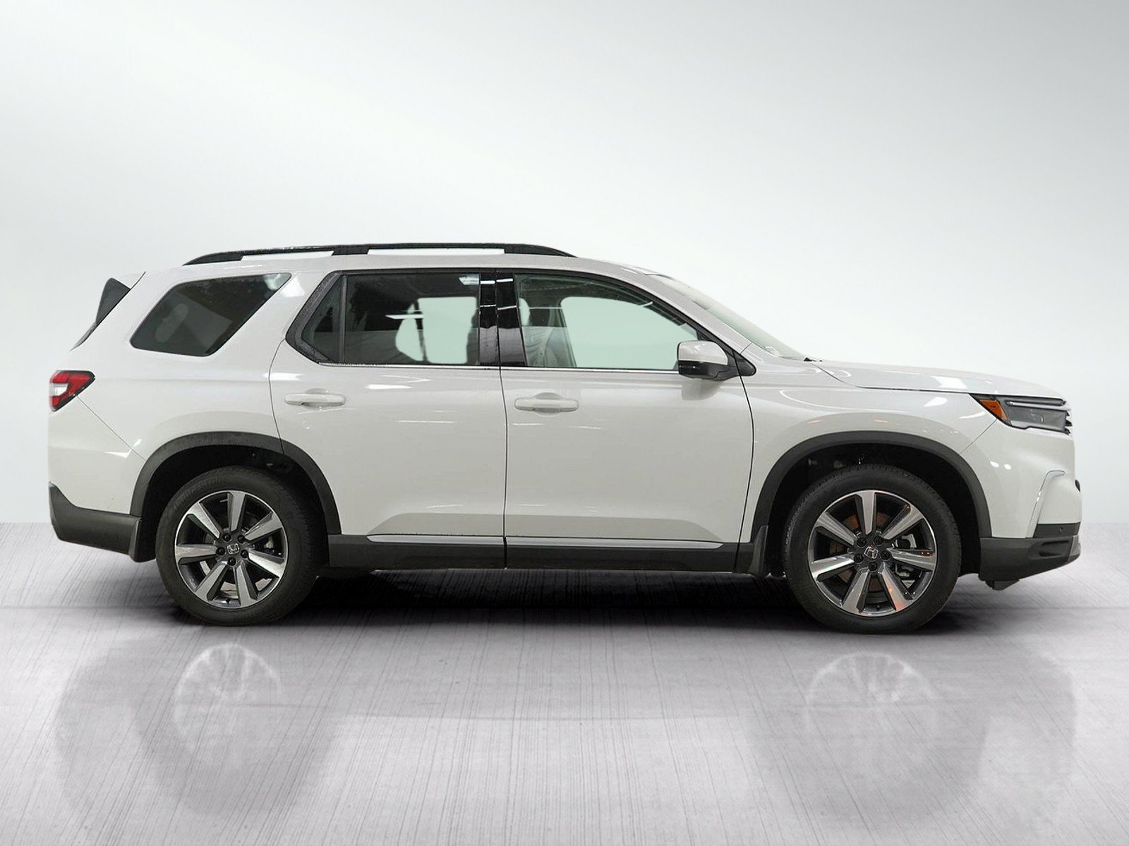 Used 2024 Honda Pilot Touring image 7