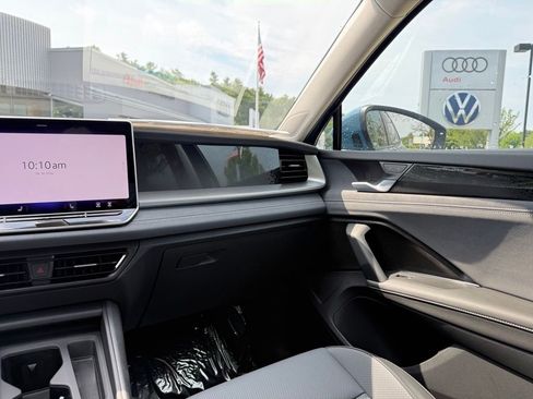 New 2026 Volkswagen Tiguan SE AWD/4WD image 35