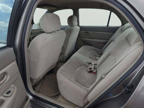 Used 2002 Buick Century Custom w/ Custom Premium Pkg FWD image 5
