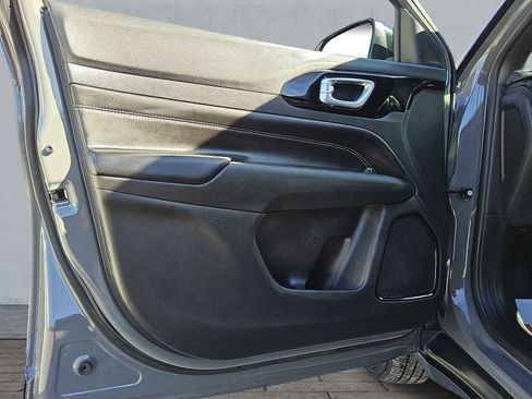 Certified 2023 Jeep Compass Altitude image 4