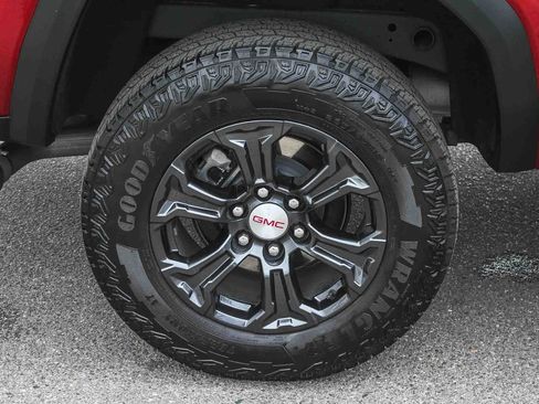 Used 2024 GMC Canyon Elevation w/ Elevation Premium Package RWD image 13