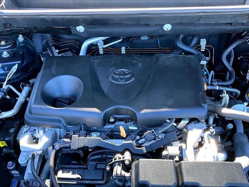 Used 2021 Toyota RAV4 XLE Premium image 34