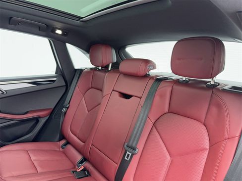 Used 2022 Porsche Macan S image 39