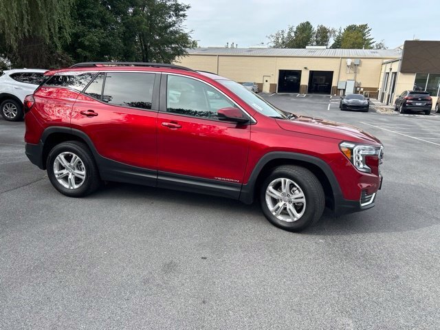 Used 2024 GMC Terrain SLE w/ Driver Convenience Package AWD/4WD image 8