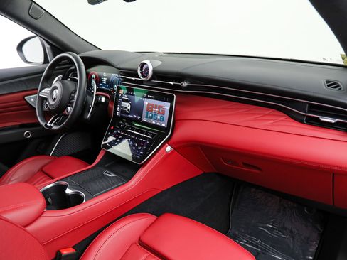 Certified 2023 Maserati Grecale Modena AWD/4WD image 11