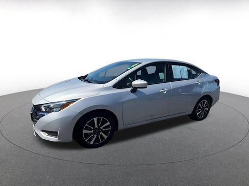 Used 2025 Nissan Versa SV FWD image 7
