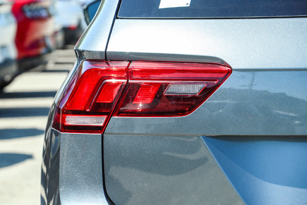 Used 2023 Volkswagen Tiguan S FWD image 9