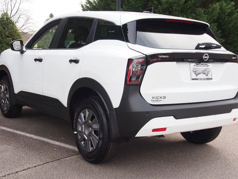 New 2026 Nissan Kicks S image 5