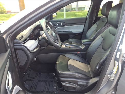 Used 2024 Jeep Compass Latitude AWD/4WD image 26