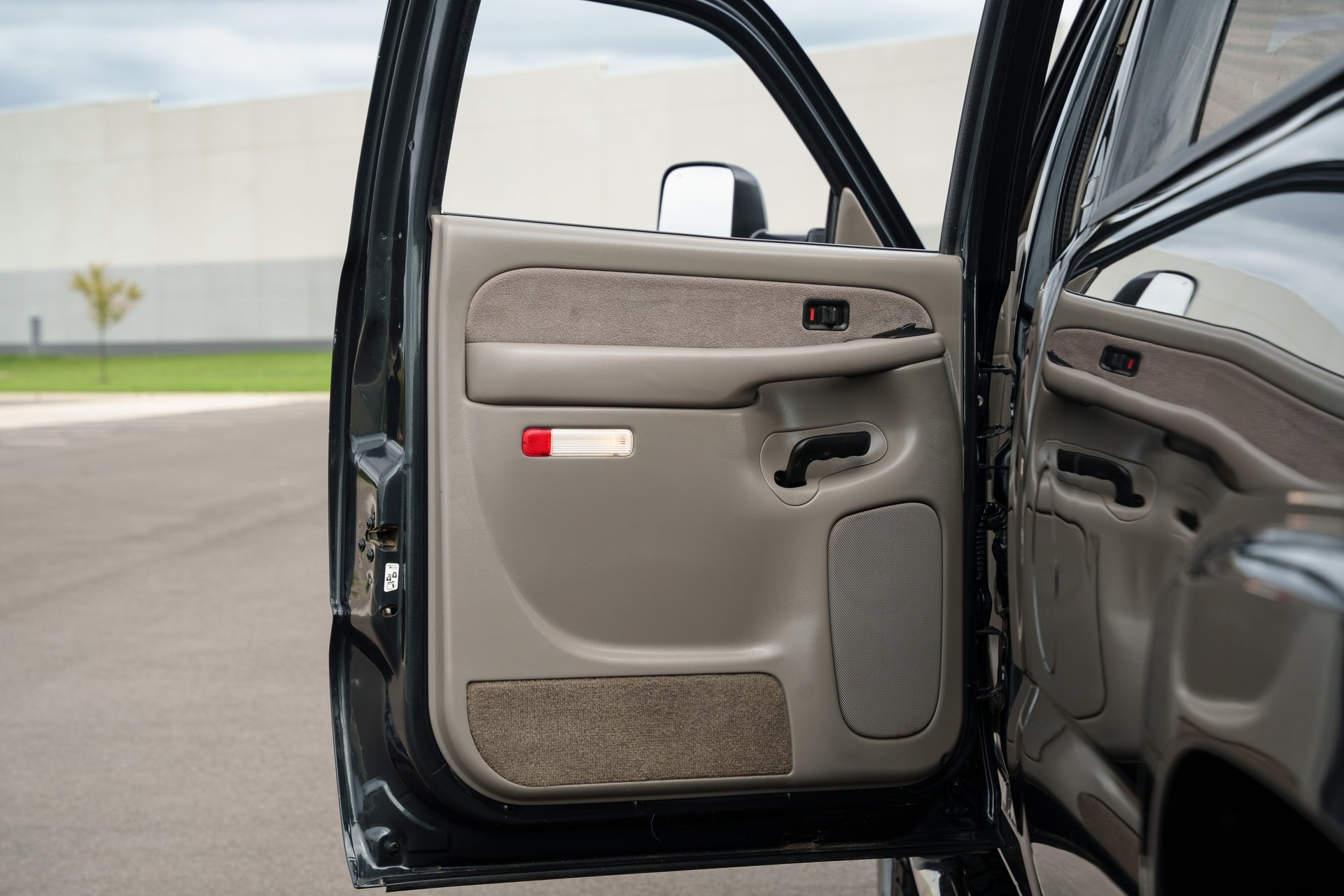 Used 2003 Chevrolet Silverado 2500 LT AWD/4WD image 40