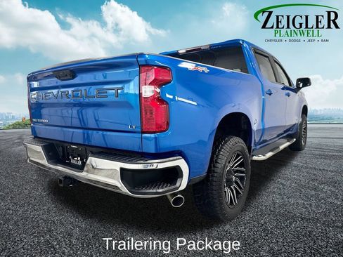 Used 2023 Chevrolet Silverado 1500 LT AWD/4WD image 5