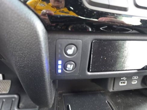 Used 2025 Honda Ridgeline Black Edition image 10