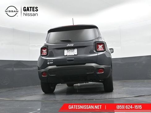 Used 2023 Jeep Renegade Latitude AWD/4WD image 34