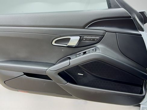 Used 2024 Porsche 718 Boxster S RWD image 19