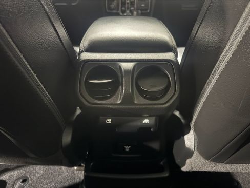 Used 2020 Jeep Wrangler Unlimited Sahara w/ Dual Top Group AWD/4WD image 34