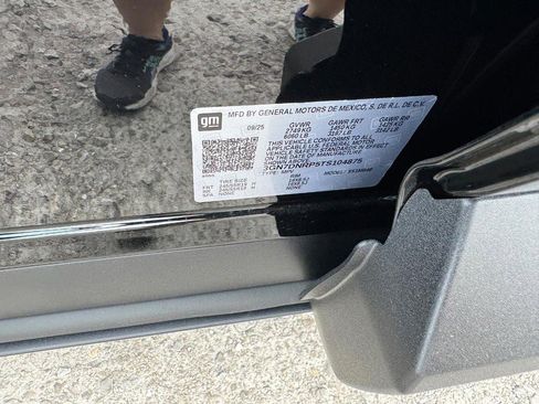 New 2026 Chevrolet Equinox EV LT image 17