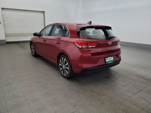 Used 2018 Hyundai Elantra GT FWD image 5