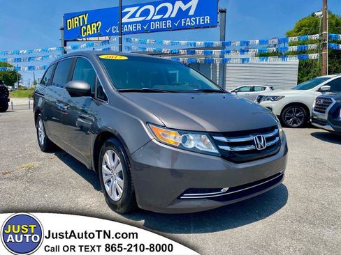 Used 2017 Honda Odyssey SE image 1