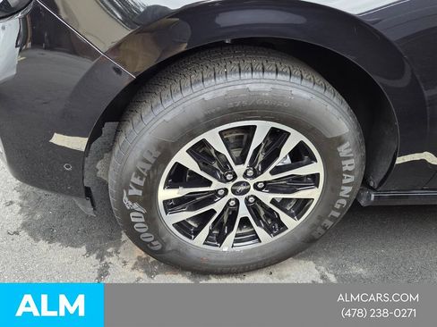 Used 2025 Ford Expedition Platinum AWD/4WD image 3