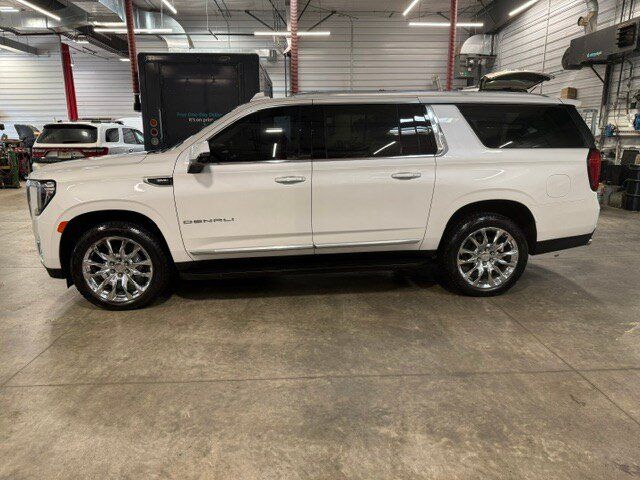 Used 2021 GMC Yukon XL Denali AWD/4WD image 34