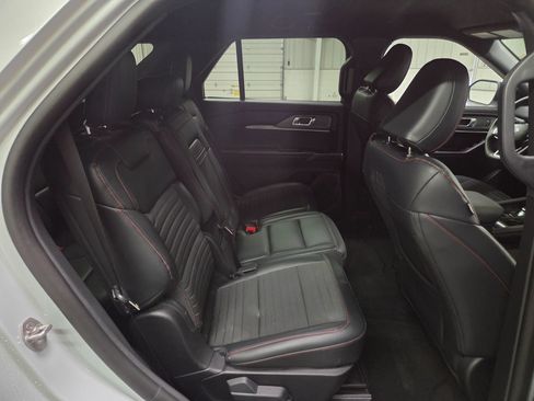 Used 2026 Ford Explorer ST-Line w/ ST-Line Street Pack AWD/4WD image 32