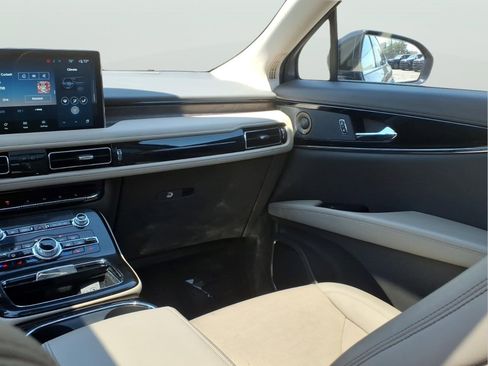 Used 2023 Lincoln Nautilus Reserve w/ Equipment Group 201A image 12