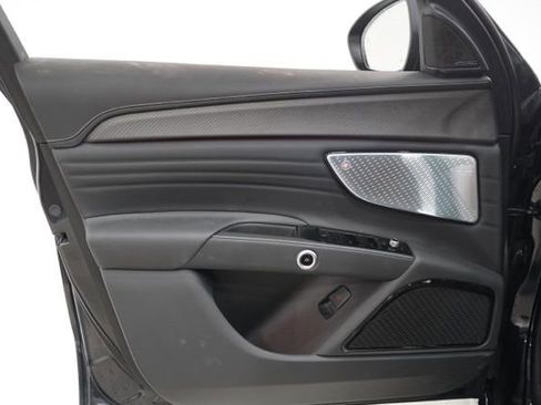 New 2025 Maserati Grecale Trofeo image 18