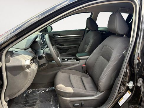 Used 2021 Nissan Altima 2.5 SV FWD image 10