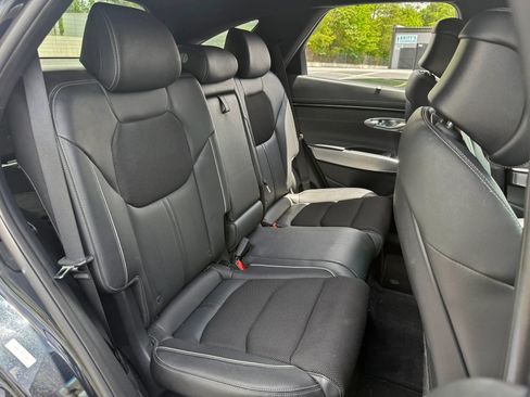 Used 2023 Genesis GV70 2.5T w/ Sport Prestige Package AWD/4WD image 29