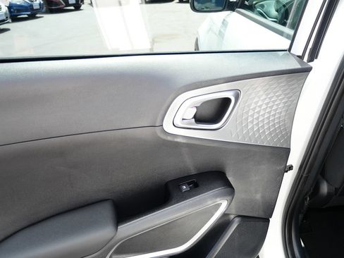 Used 2020 Kia Soul X-Line FWD image 27