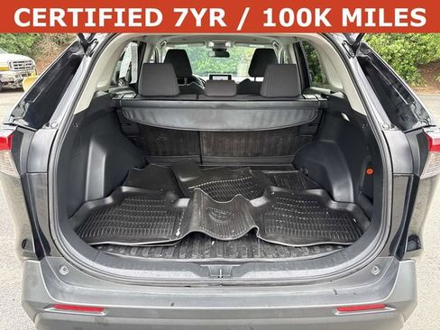 Used 2024 Toyota RAV4 LE AWD/4WD image 12