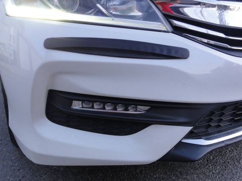 Used 2017 Honda Accord EX-L image 15