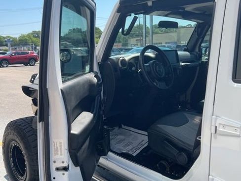 Used 2013 Jeep Wrangler Unlimited Sport AWD/4WD image 16