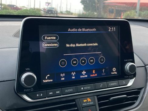 Used 2025 Nissan Altima 2.5 SV FWD image 18