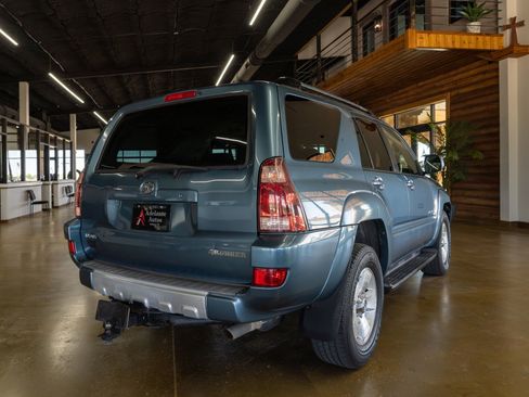 Used 2004 Toyota 4Runner SR5 AWD/4WD image 4