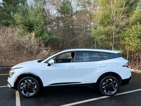 Used 2023 Kia Sportage SX image 2