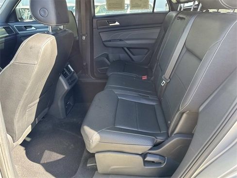 Certified 2022 Volkswagen Atlas Cross Sport SEL R-Line image 10