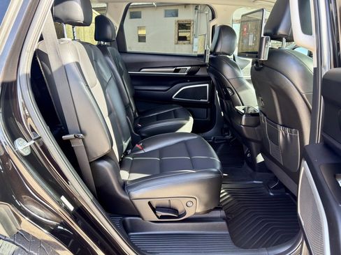 Used 2021 Kia Telluride S image 12