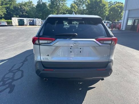 Used 2025 Toyota RAV4 LE AWD/4WD image 5
