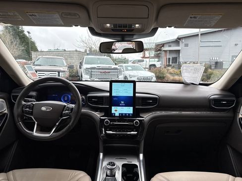 Used 2021 Ford Explorer Platinum w/ Equipment Group 601A image 14