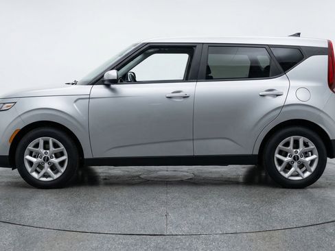 Used 2025 Kia Soul LX w/ LX Technology Package FWD image 5