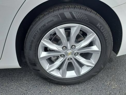 Used 2023 Chevrolet Malibu LT FWD image 32