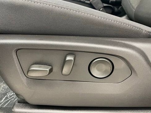 New 2025 Chevrolet Silverado 1500 Custom image 9