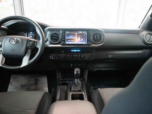 Used 2021 Toyota Tacoma TRD Sport AWD/4WD image 20