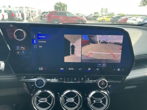 New 2025 Chevrolet Blazer EV LT image 25