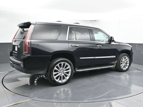 Used 2018 Cadillac Escalade Luxury AWD/4WD image 2