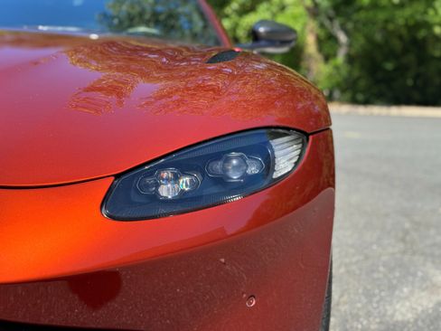 Used 2020 Aston Martin V8 Vantage Coupe RWD image 19