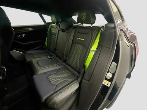 Used 2024 Lamborghini Urus Performante AWD/4WD image 25