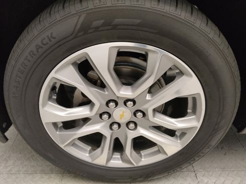 Used 2018 Chevrolet Traverse Premier w/ Driver Confidence II Package FWD image 31