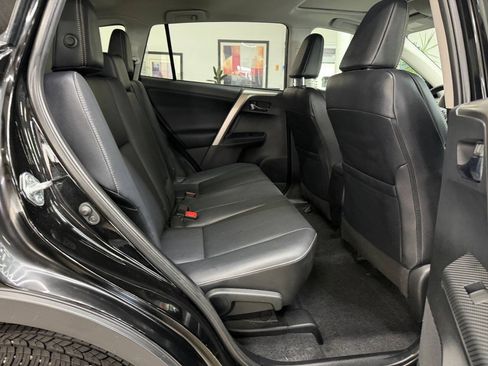 Used 2014 Toyota RAV4 Limited w/ Technology Package AWD/4WD image 17